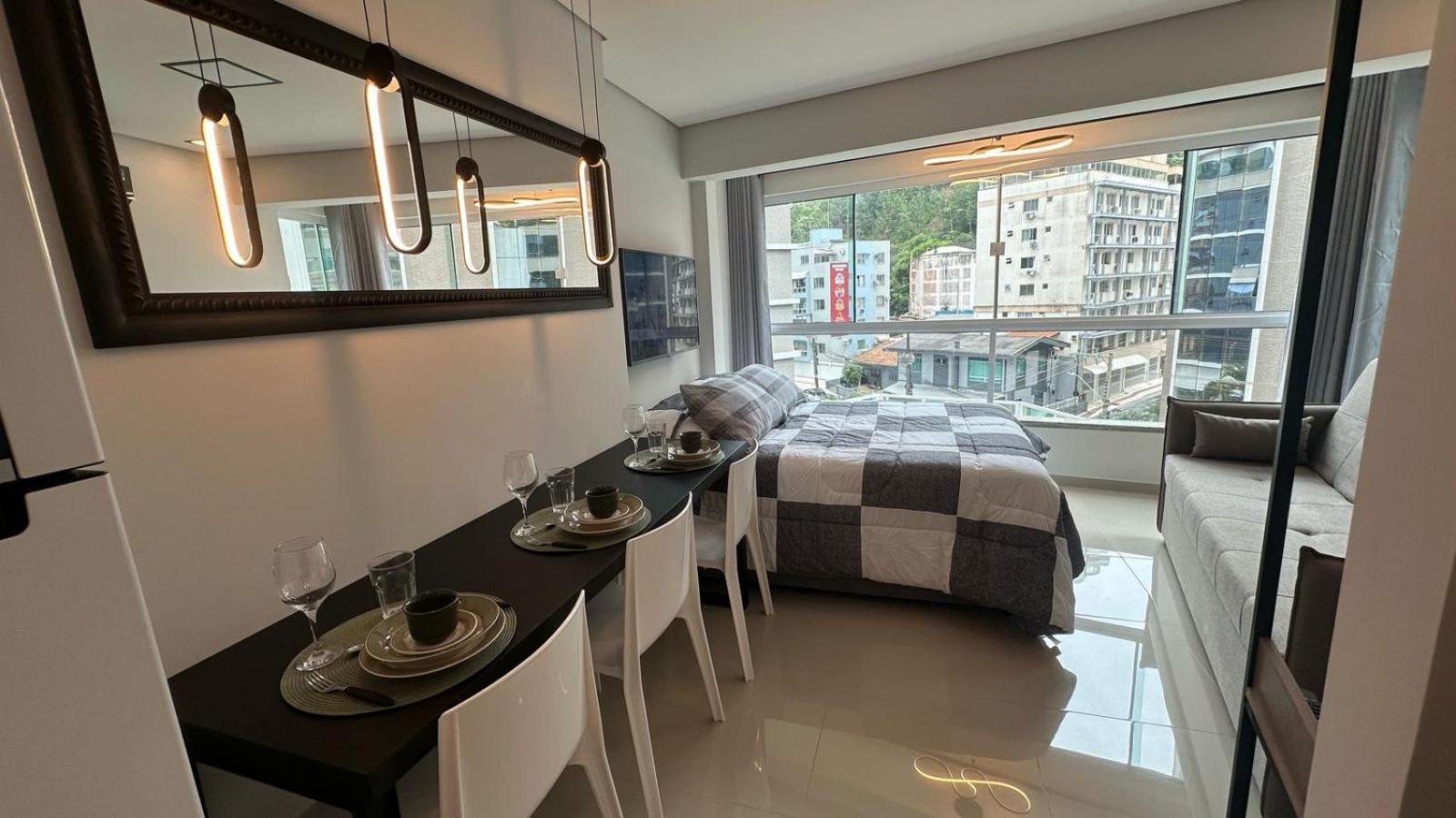Flat Dubai Brasileira - Piscina Frente Mar - *